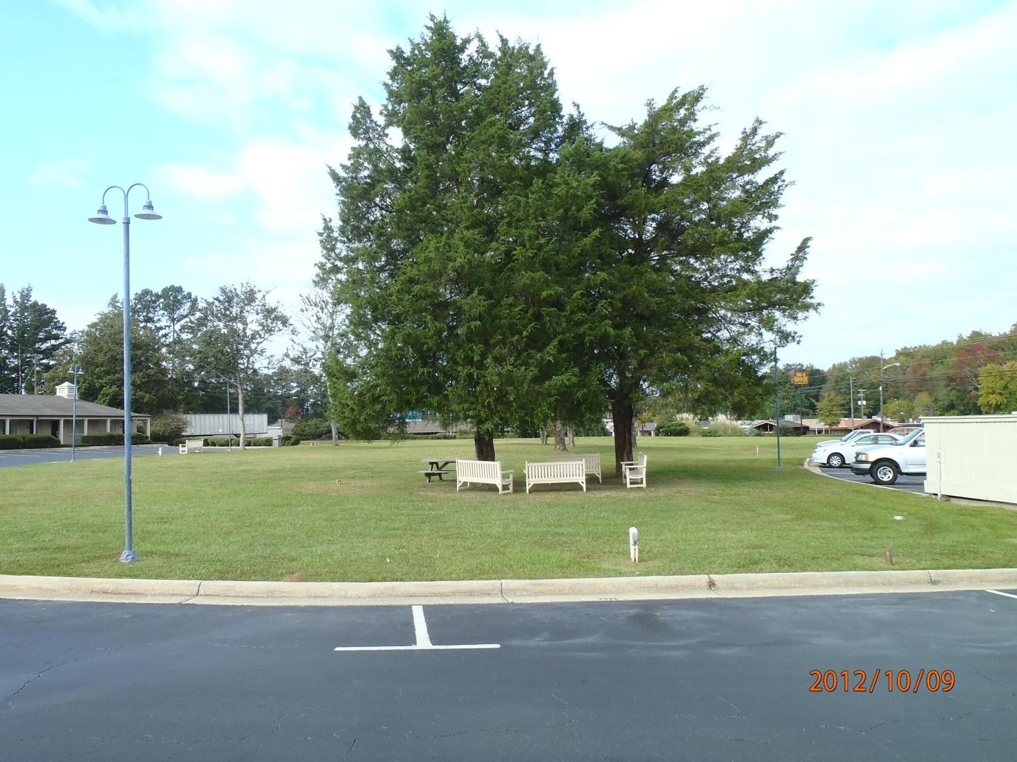 Days Inn By Wyndham Alexander City Exterior photo